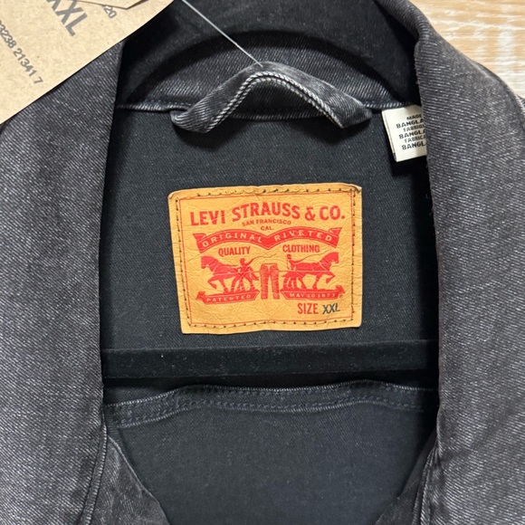 Levi’s Mens Washed Black Denim Trucker Jacket in Size XXL - Picture 3 of 7